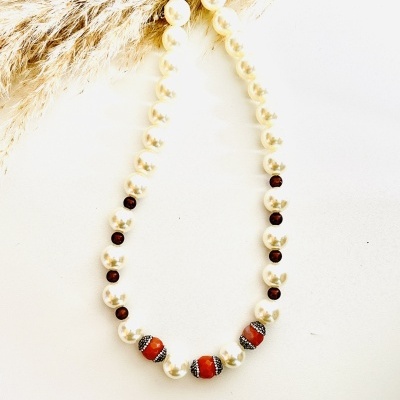 Colar de Pérolas de 10mm com Cornalina e Strass
