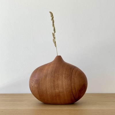 JARRA EM MADEIRA DE MOGNO