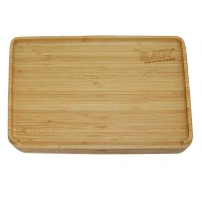 Tabuleiro de madeira clara com gravação RAW