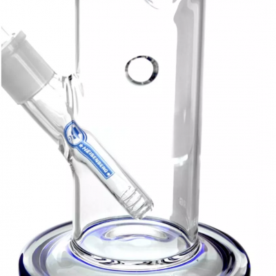 Cachimbo de vidro transparente com base azul e etiqueta 