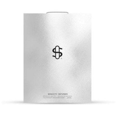 Caixa branca com logótipo preto e texto GRAVITY INFUSER