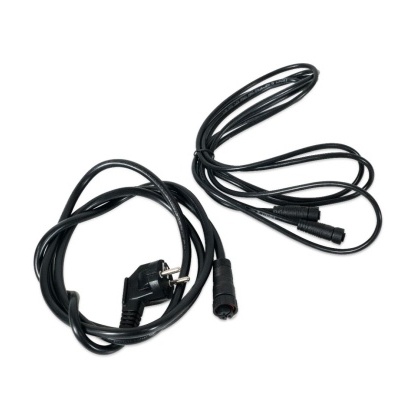 Dois cabos pretos eletrónicos com conectores circulares sobre fundo branco