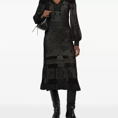 V-neck maxi dress black