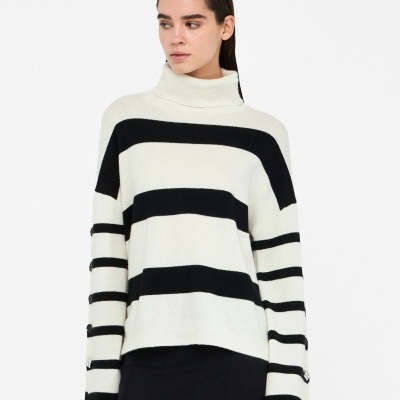 100% wool polo-neck with bejewelled buttons