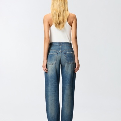 Balloon-fit jeans with extra-curve leg
