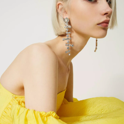 Pendant earrings with rhinestones in clear