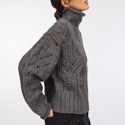 Polo-neck with gemstones