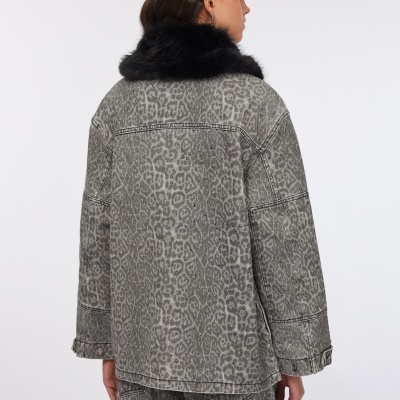 Faux fur jacket with collar