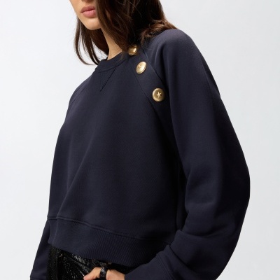Sweatshirt with buttons