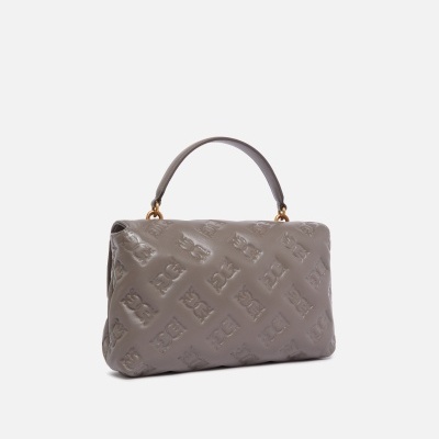 Mala de mão cinzenta em pele com padrão relevo e alça superior