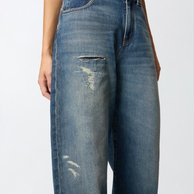Balloon-fit jeans with extra-curve leg