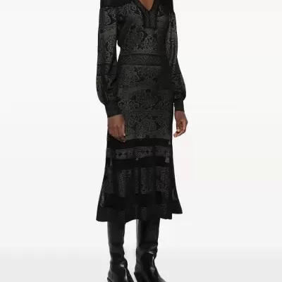 V-neck maxi dress black