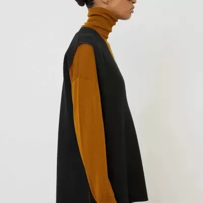 Sleeveless Knit with Side Slits