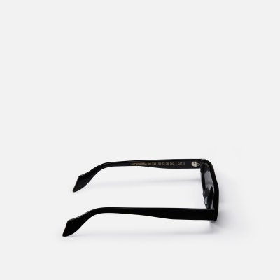 Elongated sunglasses