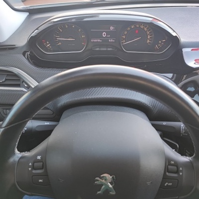 PEUGEOT 208 Allure 1.2 Auto
