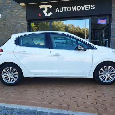 PEUGEOT 208 Allure 1.2 Auto