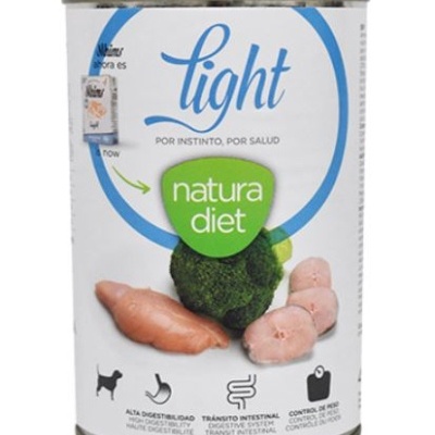 Lata de comida light para cães Natura Diet com batata-doce, brócolos e frango