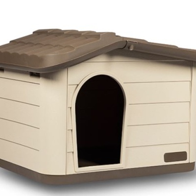 Casa para cães de plástico bege com telhado castanho e entrada oval