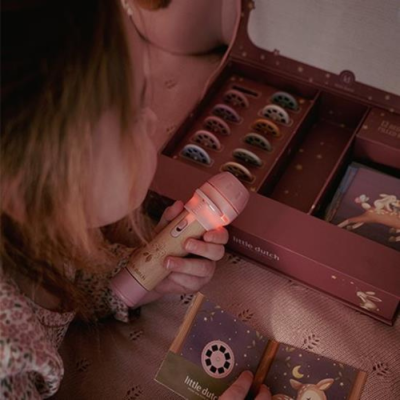 Lanterna Projetor de Histórias: Rosa | Little Dutch