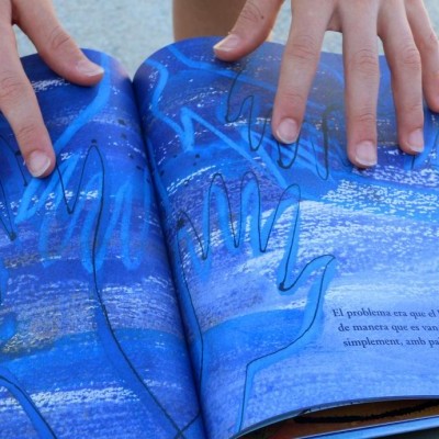 Às Escuras | Akiara Books