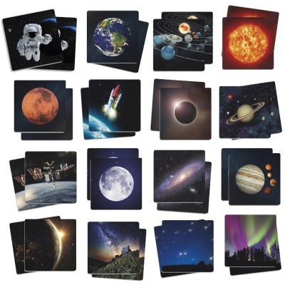 Cartões quadrados com imagens do espaço e planetas