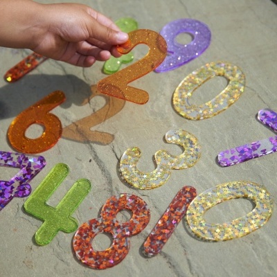 Números Glitter Arco-Íris | TickiT