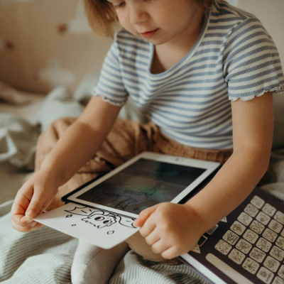 Tablet Mágico com ilustrações: Oceanos e Piratas | KidyWolf