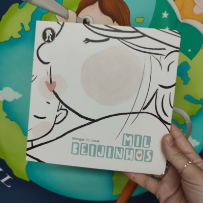 Mil Beijinhos [Azul] | The Poets and Dragons Society