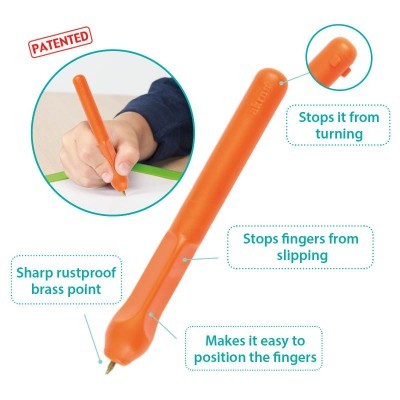 Caneta de escrita laranja com características destacadas em fundo branco