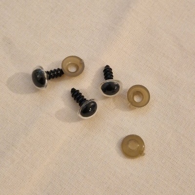 https://www.risquinhasebolinhas.com/product/olhos-para-bonecos-12mm-com-fecho-de-seguranca https://www.risquinhasebolinhas.com/product/olhos-para-bonecos-12mm-com-fecho-de-seguranca