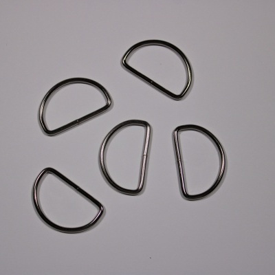 https://www.risquinhasebolinhas.com/product/d-ring-3cm-prateado