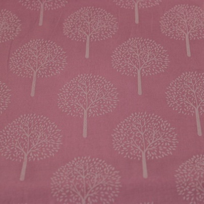 https://www.risquinhasebolinhas.com/product/algodao-rosa-com-arvores-em-relevo
