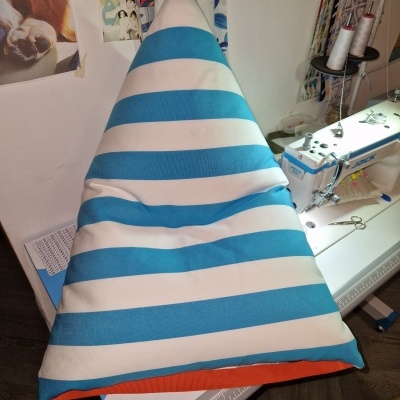 Puffs/Almofadas - confirmar padrões por mensagem ou mail por favor