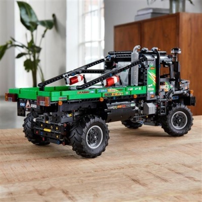 Lego 42129 - Technic: 4x4 Mercedes-Benz Zetros Trial Truck