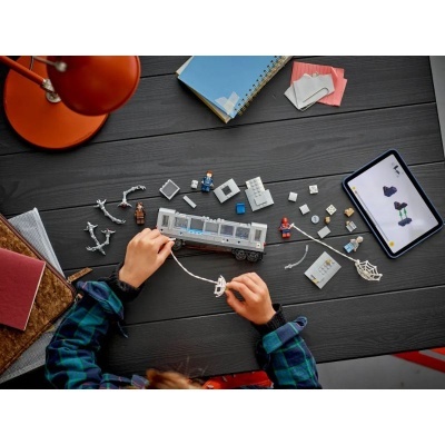 Lego 76321 - Marvel Super Heroes: Spider-Man vs. Doc Ock Subway Train Scene