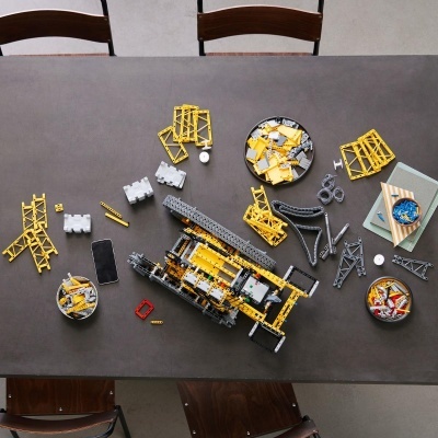 Lego 42146 - Technic: Liebherr Crawler Crane LR 13000