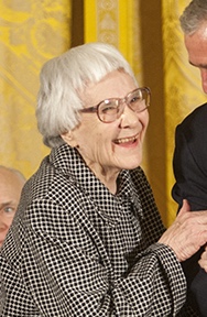 Harper Lee, autora de "Não matem a cotovia", nasceu há 97 anos Harper Lee, autora de "Não matem a cotovia", nasceu há 97 anos