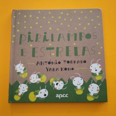 Pirilampos e Estrelas, de António Torrado