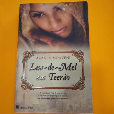 Lua-de-mel em Teerão, Azadeh Moaveni