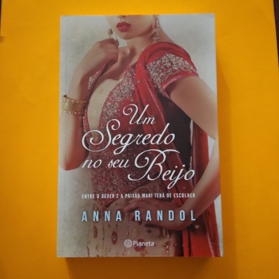 Um Segredo no seu Beijo, Anna Randol