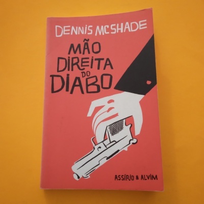 A Mão Direita do Diabo, Dennis McShade