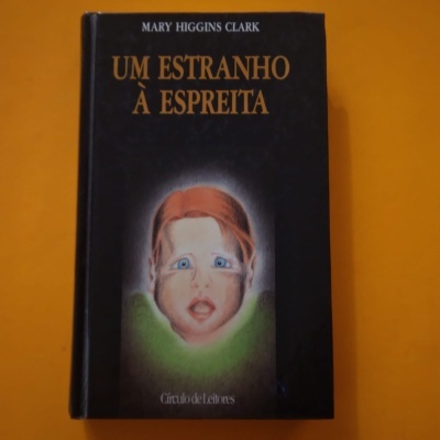 Um Estranho à Espreita, Mary Higgins Clark