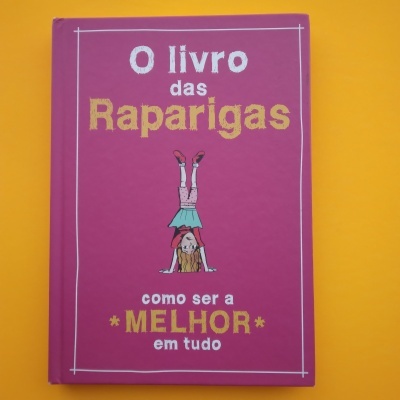 O Livro das Raparigas, Juliana Foster