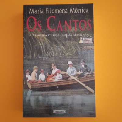 Os Cantos, Maria Filomena Mónica