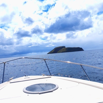 Passeio&#x2F;Pesca&#x20;de&#x20;Barco&#x20;a&#x20;Sudeste&#x20;da&#x20;&quot;Ilha&#x20;Terceira&quot;&#x20;&#x20;4h&#x20;&#x28;max.&#x20;6px&#x29;