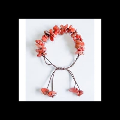 Pulseira com pedras laranja em cordão castanho ajustável