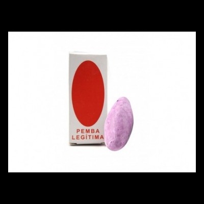 Sabão cor lilás com embalagem branca e oval vermelho com texto