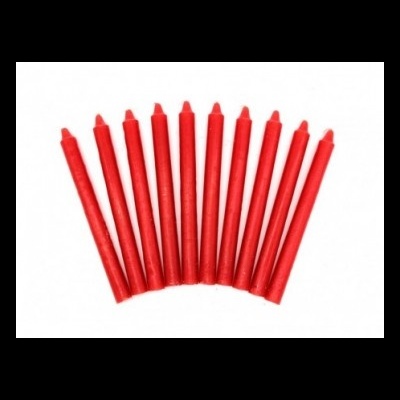 Dez velas vermelhas finas alinhadas lado a lado