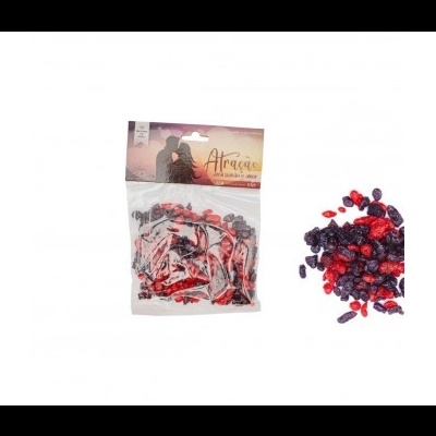 Pacote de frutos secos vermelhos com etiqueta Atração e frutos à parte