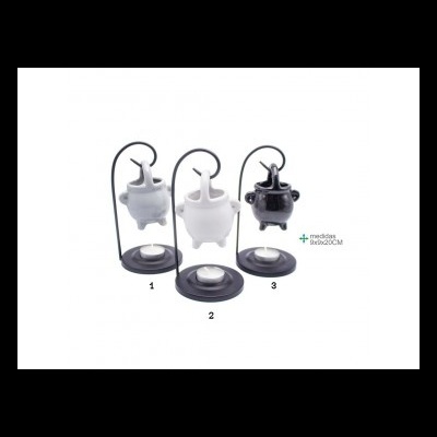 Três castiçais cerâmicos com suportes metálicos pretos em três cores diferentes.